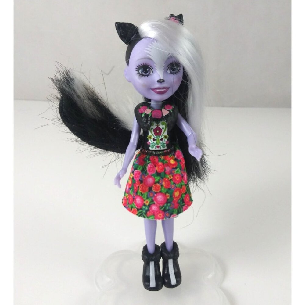 Mattel Enchantimals Sage Skunk 6" Doll With Clothes & Shoes